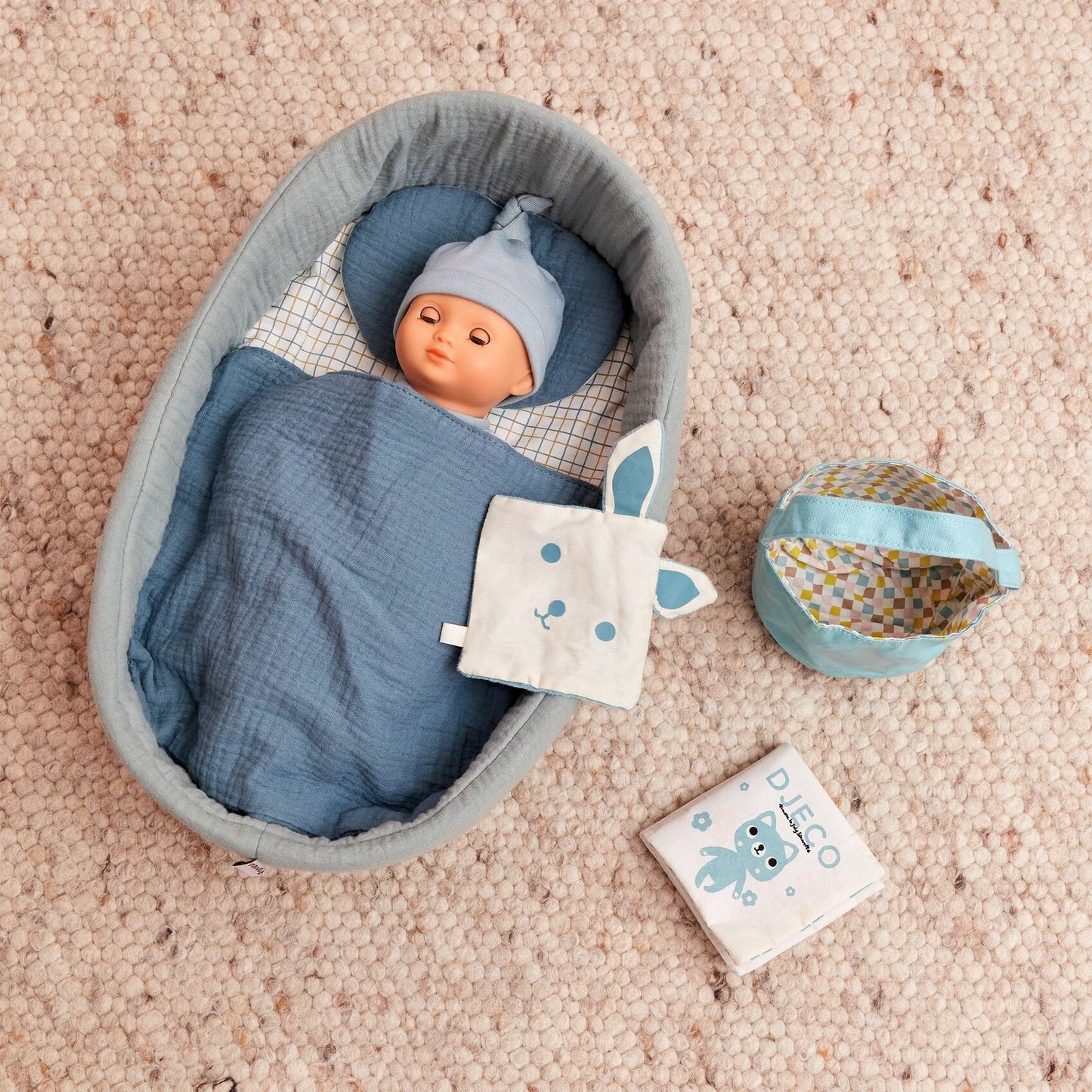 BONECA SNOW C/OLHOS CASTANHOS