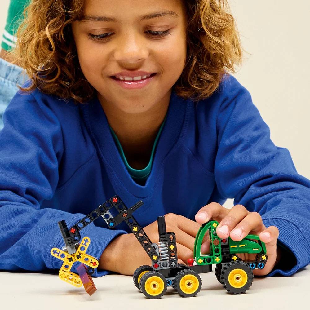 LEGO TECHNIC: CEIFEIRA COM RODAS JOHN DEERE 1470H (42218)