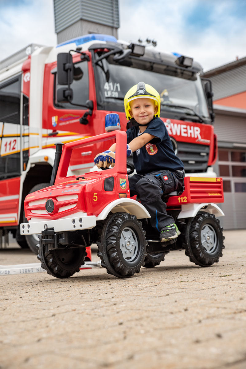 CARRO DOS BOMBEIROS COM TRAVÃO E MUDANÇAS