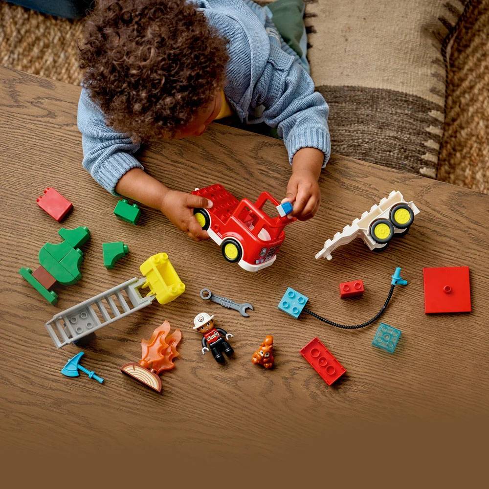 LEGO DUPLO: CAMIÃO DOS BOMBEIROS C/MANGUEIRA E BOMBEIRO (10473)